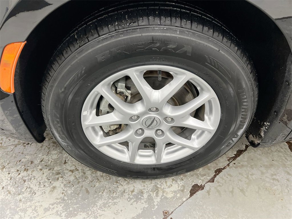 Used 2024 Chrysler Pacifica Touring-L image 25