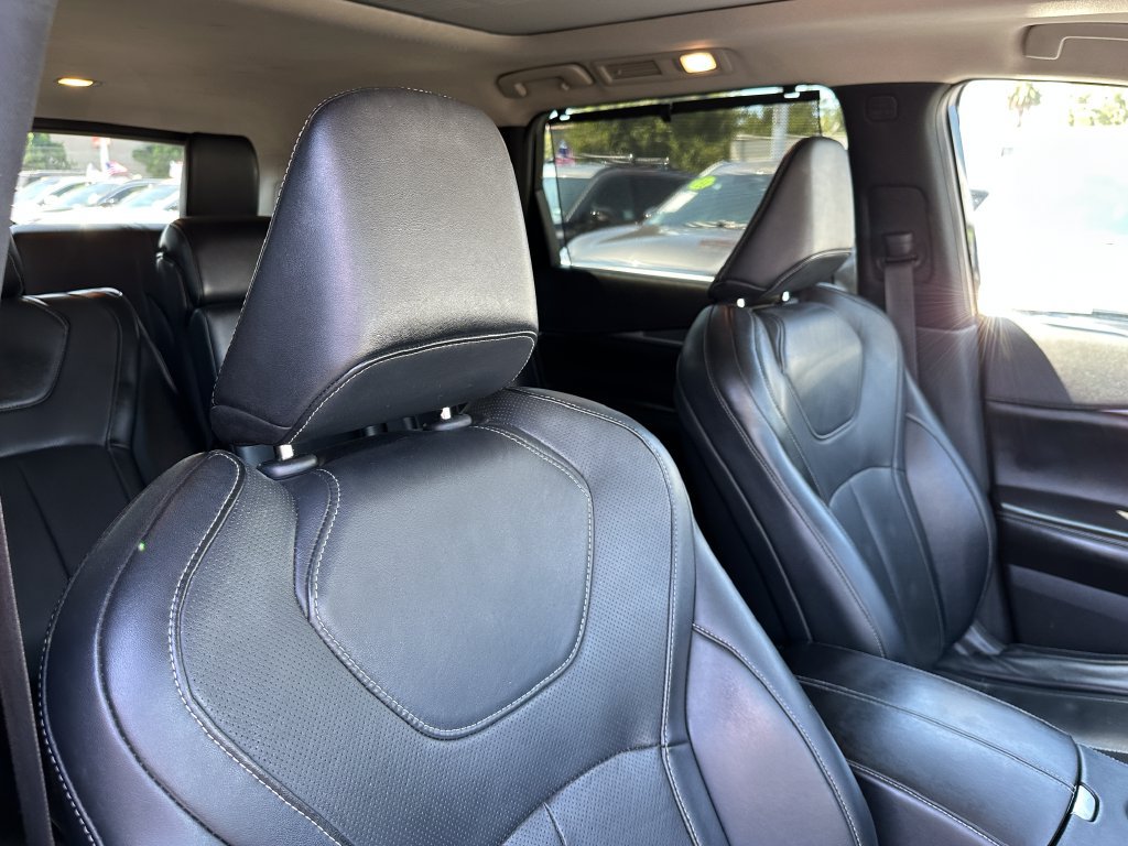 Used 2023 INFINITI QX60 Luxe w/ Cargo Package FWD image 15