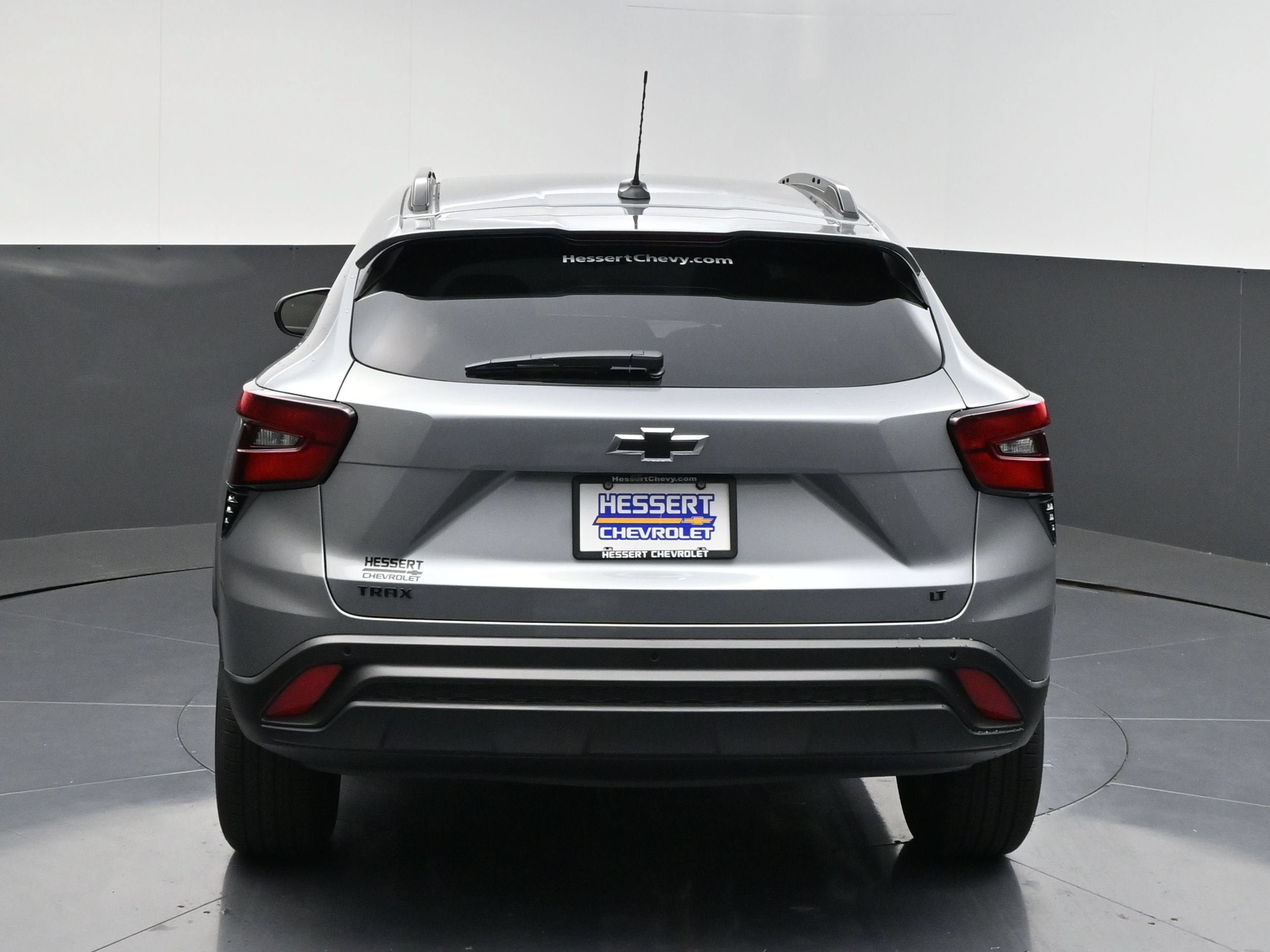 New 2026 Chevrolet Trax LT w/ Sunroof Package FWD image 7