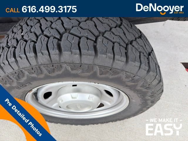 Used 2016 Ford F250 XL w/ Power Equipment Group AWD/4WD image 9