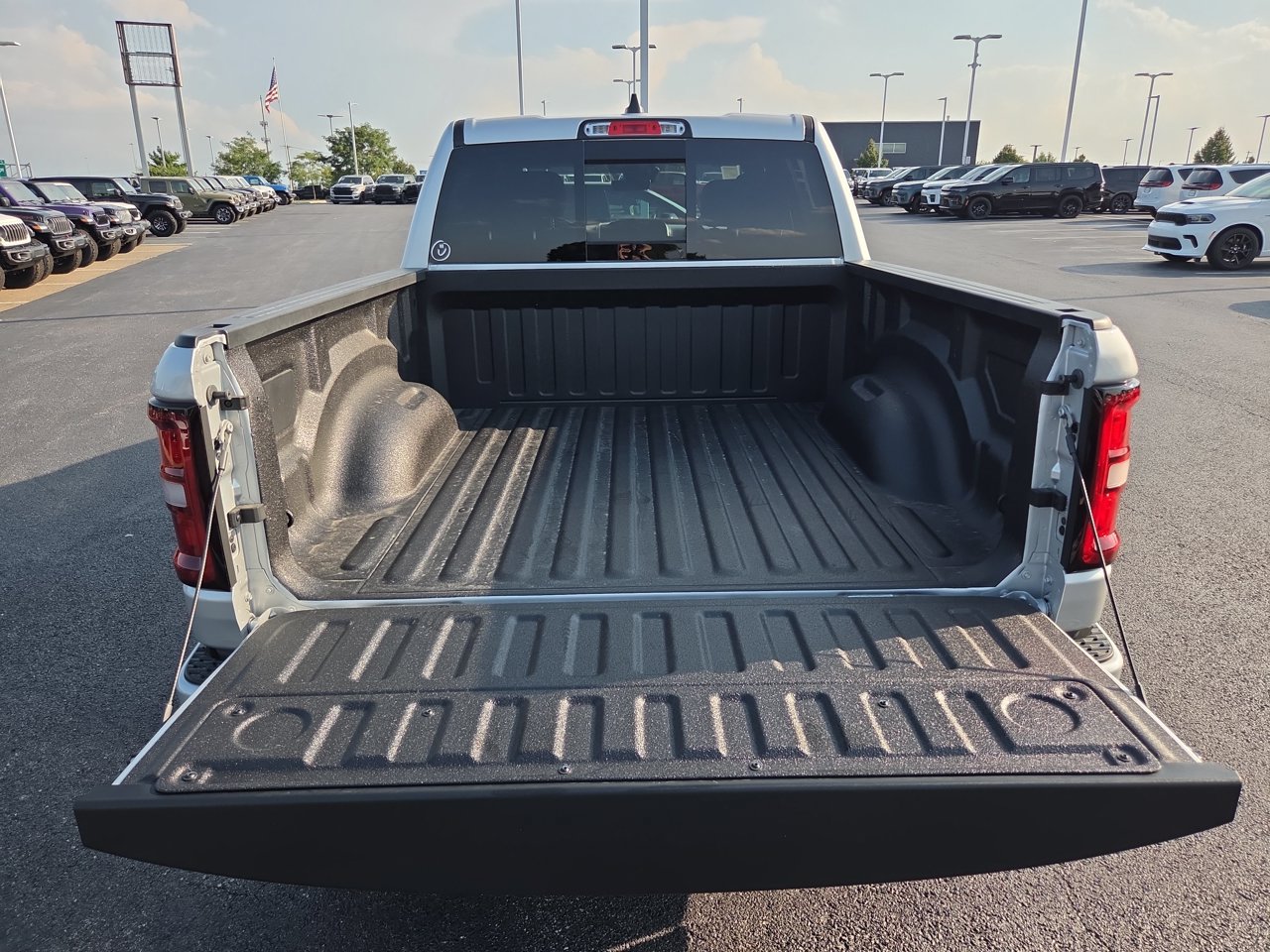 New 2026 RAM 1500 Express AWD/4WD image 26