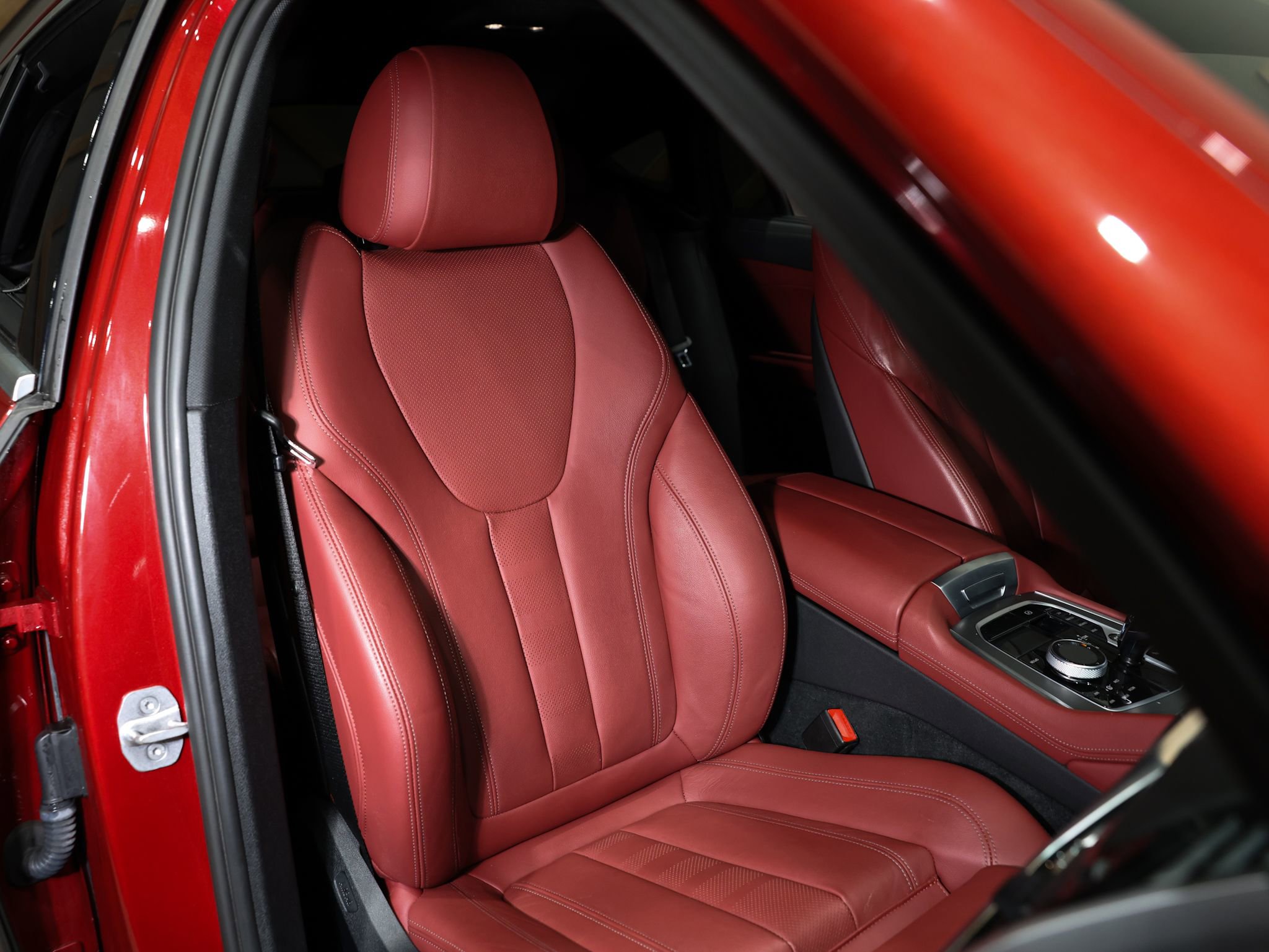 Used 2022 BMW X6 xDrive40i w/ Executive Package image 19