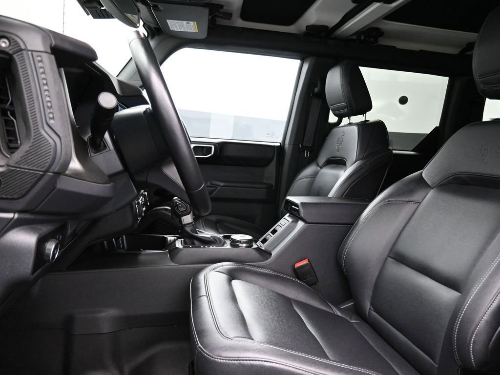 Used 2025 Ford Bronco Badlands image 17