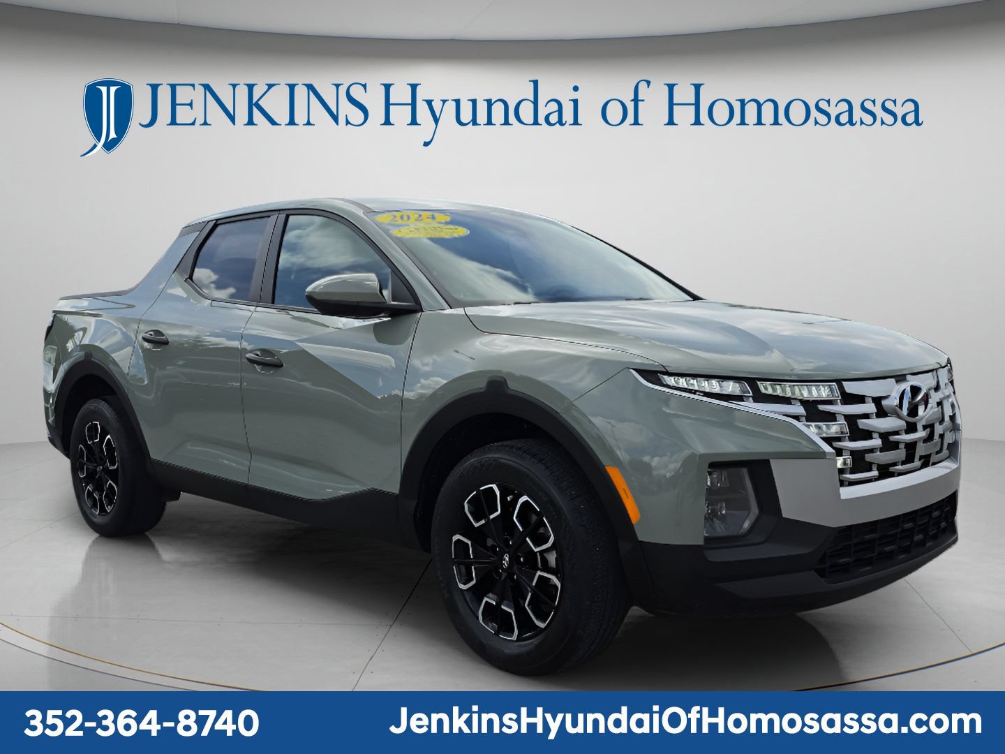 Used 2024 Hyundai Santa Cruz SE AWD/4WD image 1