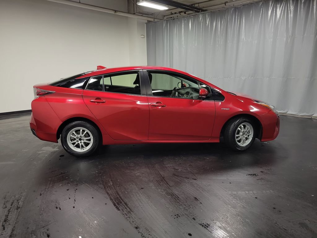 Used 2016 Toyota Prius Three image 9