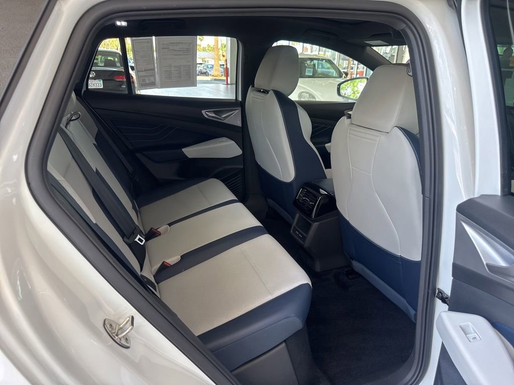 Used 2023 Volkswagen ID.4 Pro S AWD/4WD image 8