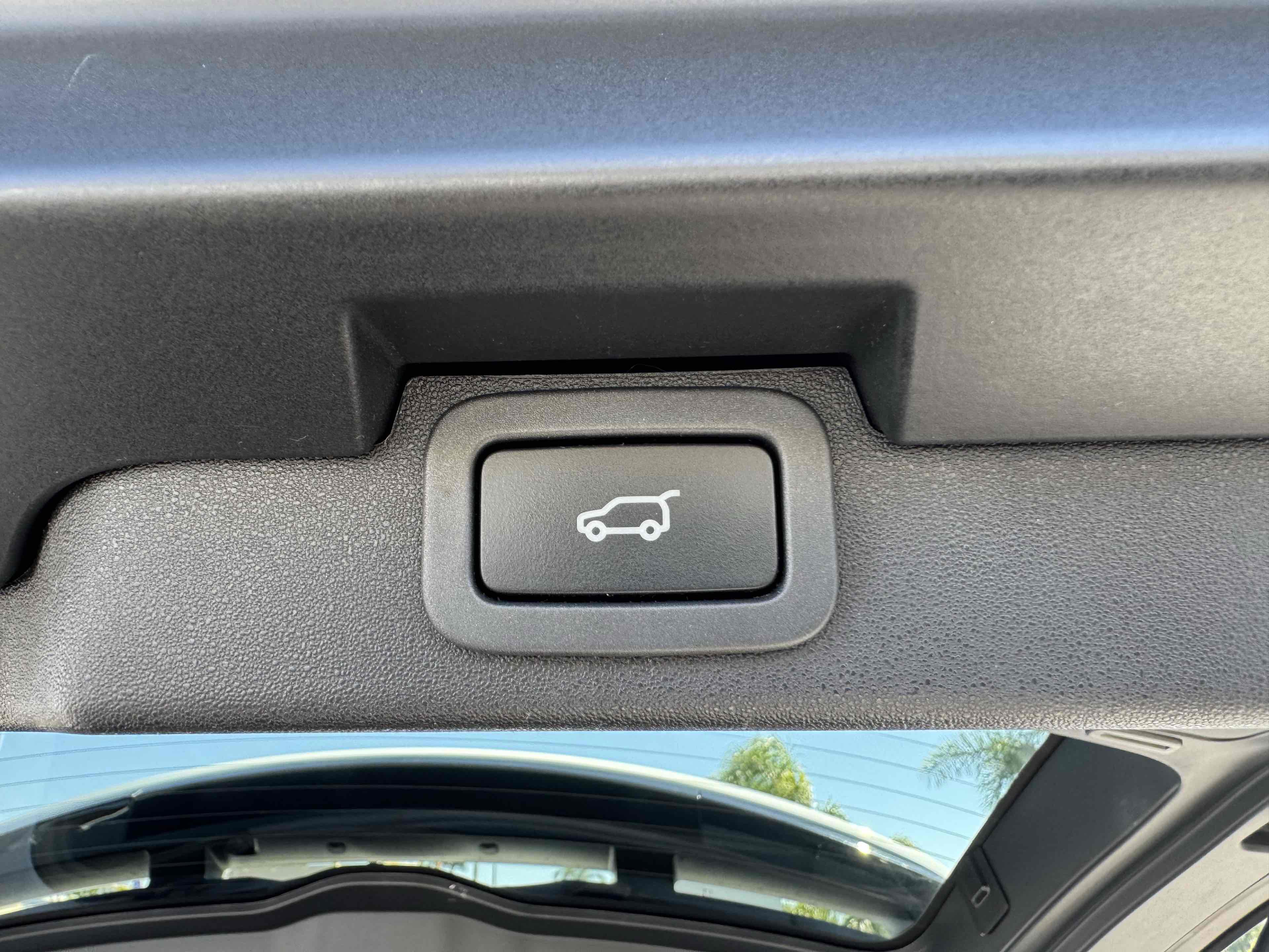 Used 2018 Land Rover Discovery HSE AWD/4WD image 11