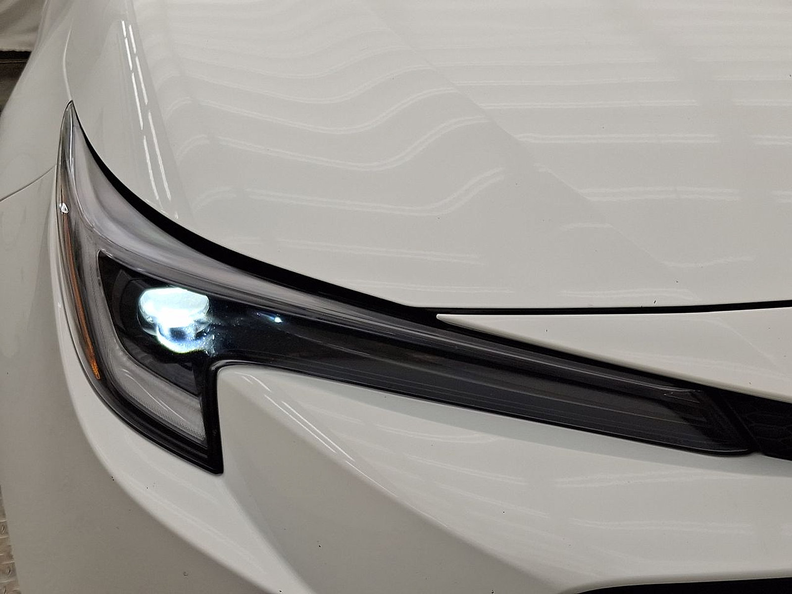 Certified 2025 Toyota Corolla LE FWD image 31