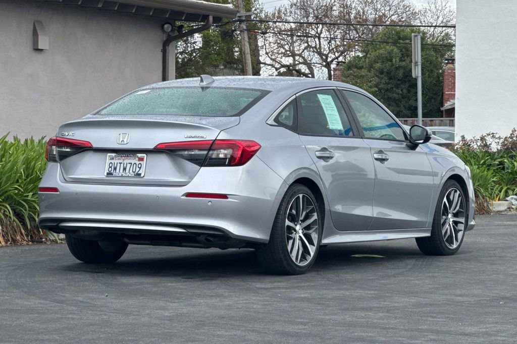Used 2022 Honda Civic Touring image 3