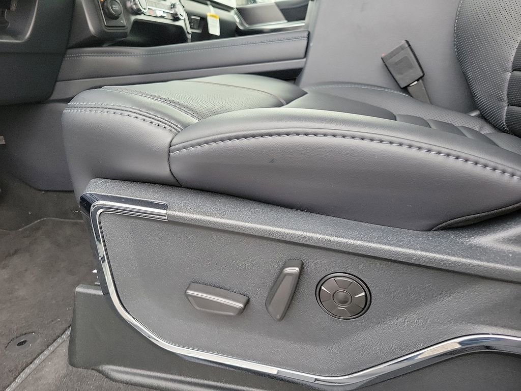 New 2026 Ford F250 Platinum image 12