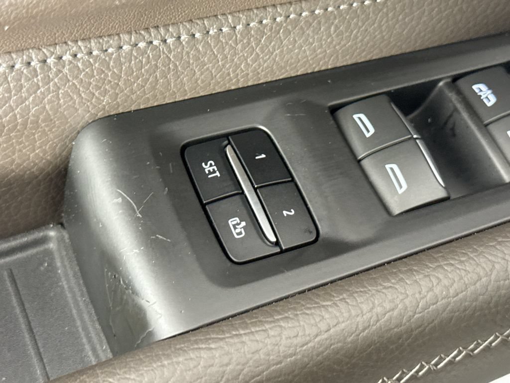 Used 2021 GMC Yukon Denali w/ Denali Premium Package RWD image 27