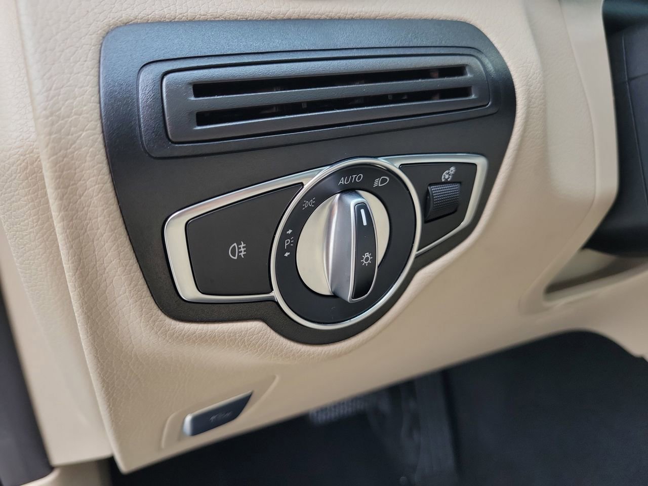 Certified 2022 Mercedes-Benz GLC 300 image 27