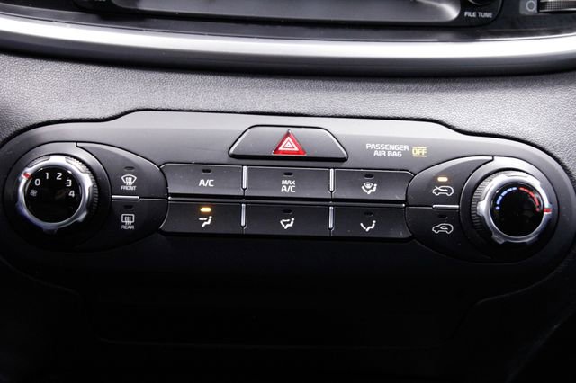 Used 2020 Kia Sorento LX image 29