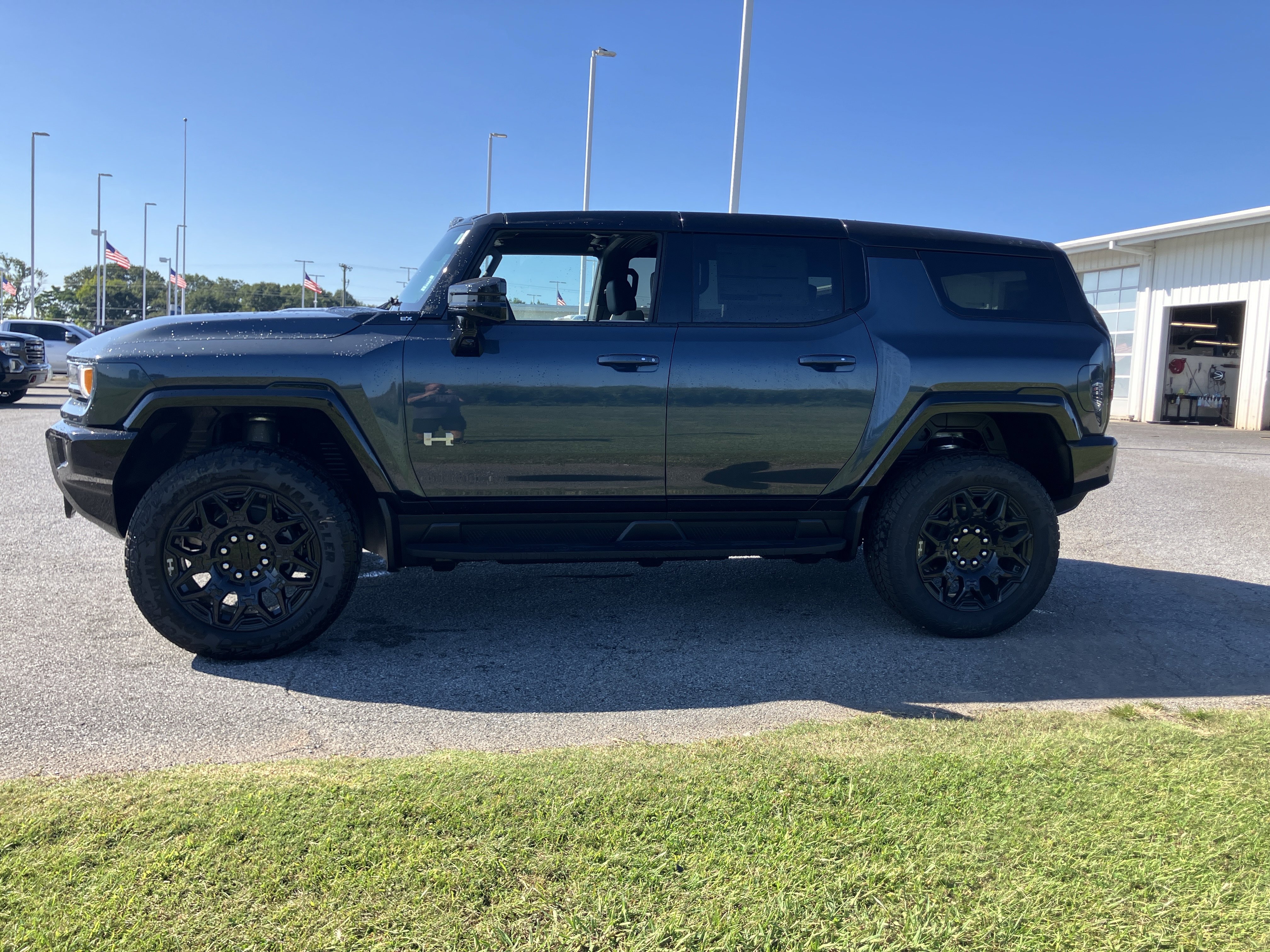 New 2026 GMC Hummer EV SUV image 4