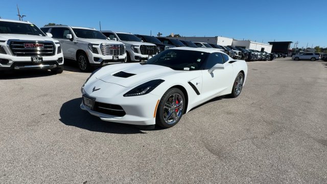 Used 2017 Chevrolet Corvette Stingray Coupe w/ 1LT RWD image 5