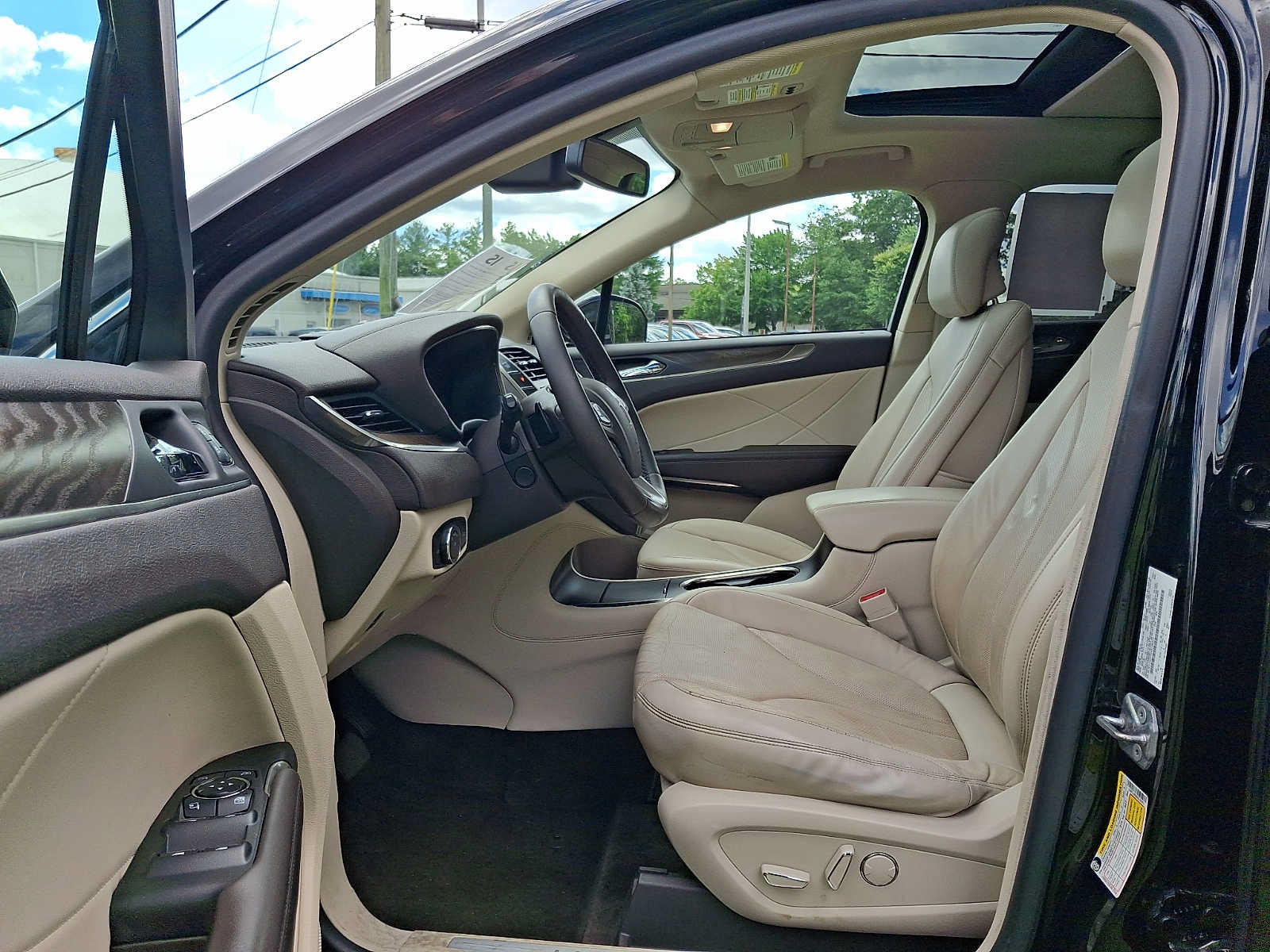 Used 2017 Lincoln MKC Reserve AWD/4WD image 13