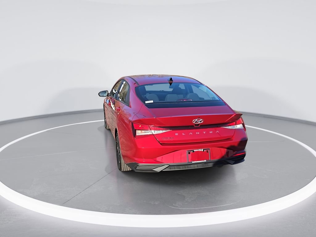 Used 2023 Hyundai Elantra SEL image 8