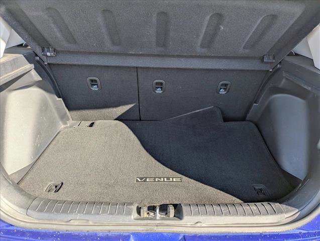 Used 2023 Hyundai Venue Limited image 27