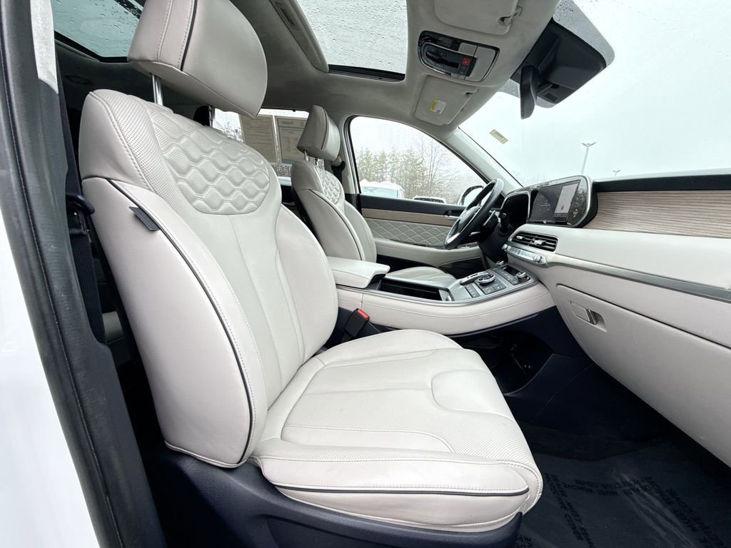 Used 2022 Hyundai Palisade Calligraphy w/ Winter Package image 24