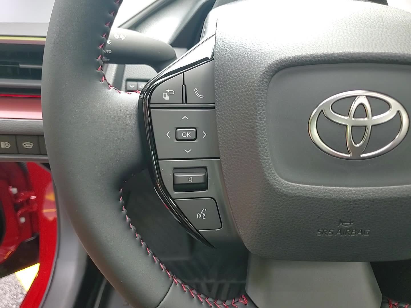New 2026 Toyota Prius Plug-In Hybrid FWD image 14