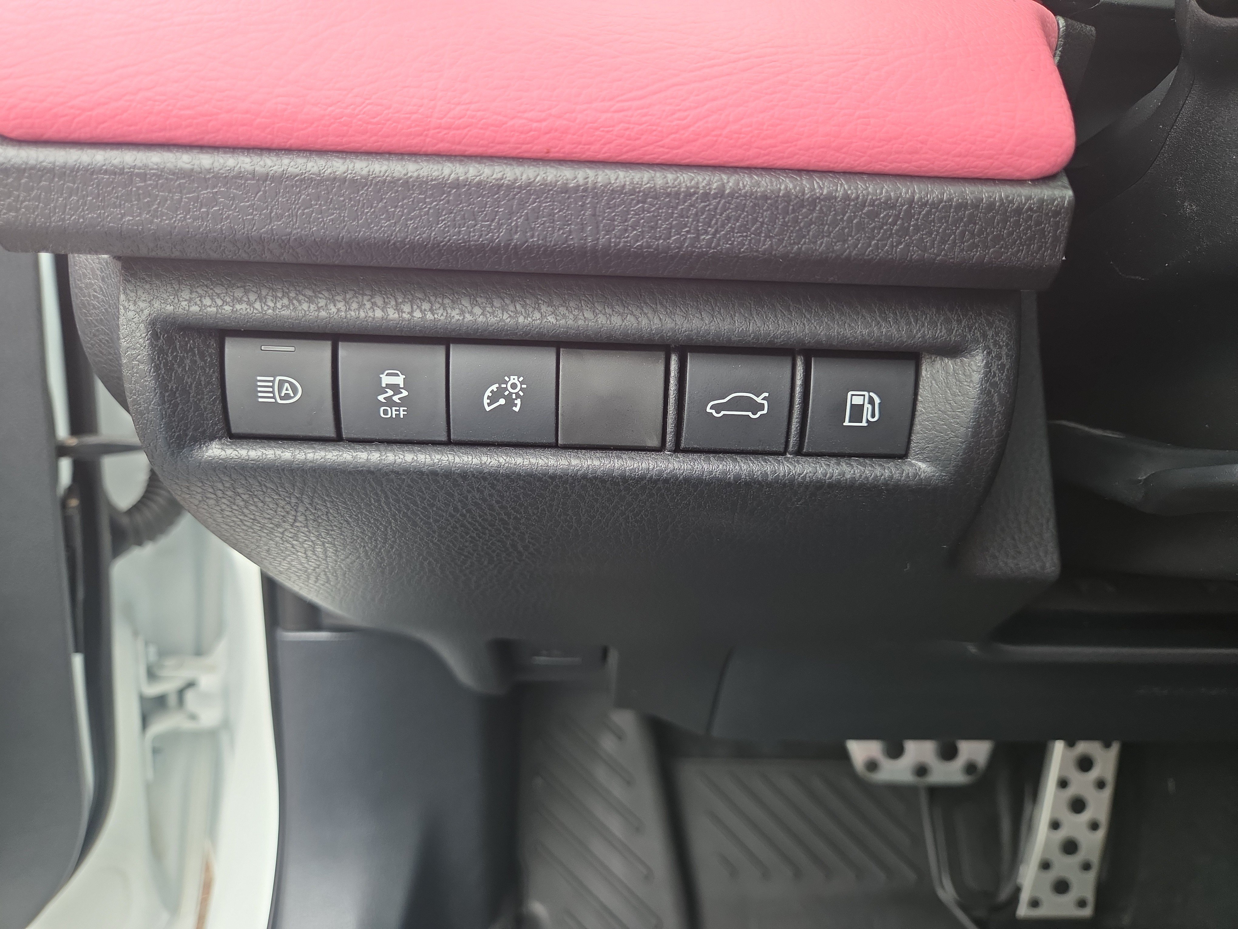 Certified 2026 Toyota Camry SE FWD image 28