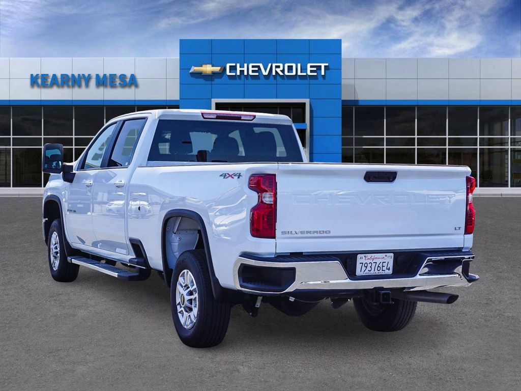 Used 2025 Chevrolet Silverado 2500 LT w/ Convenience Package AWD/4WD image 4