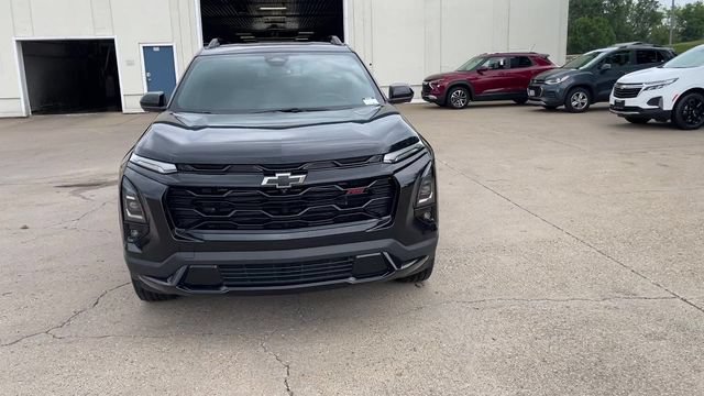 Used 2025 Chevrolet Equinox RS w/ Safety and Technology Package AWD/4WD image 3