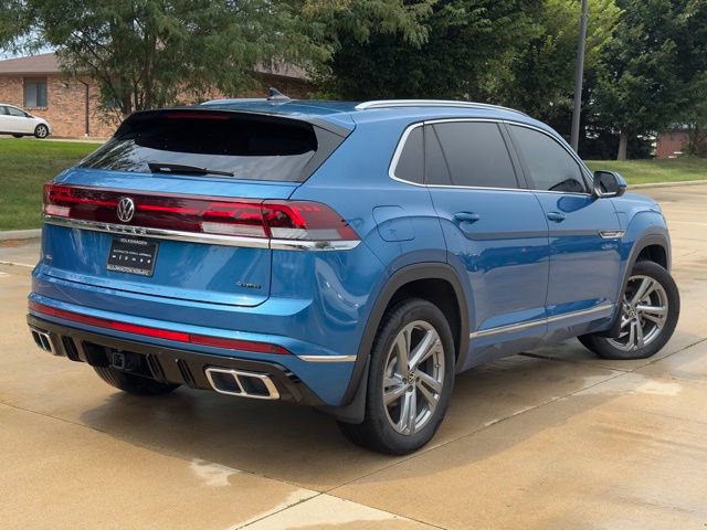 Used 2024 Volkswagen Atlas Cross Sport SEL R-Line AWD/4WD image 2
