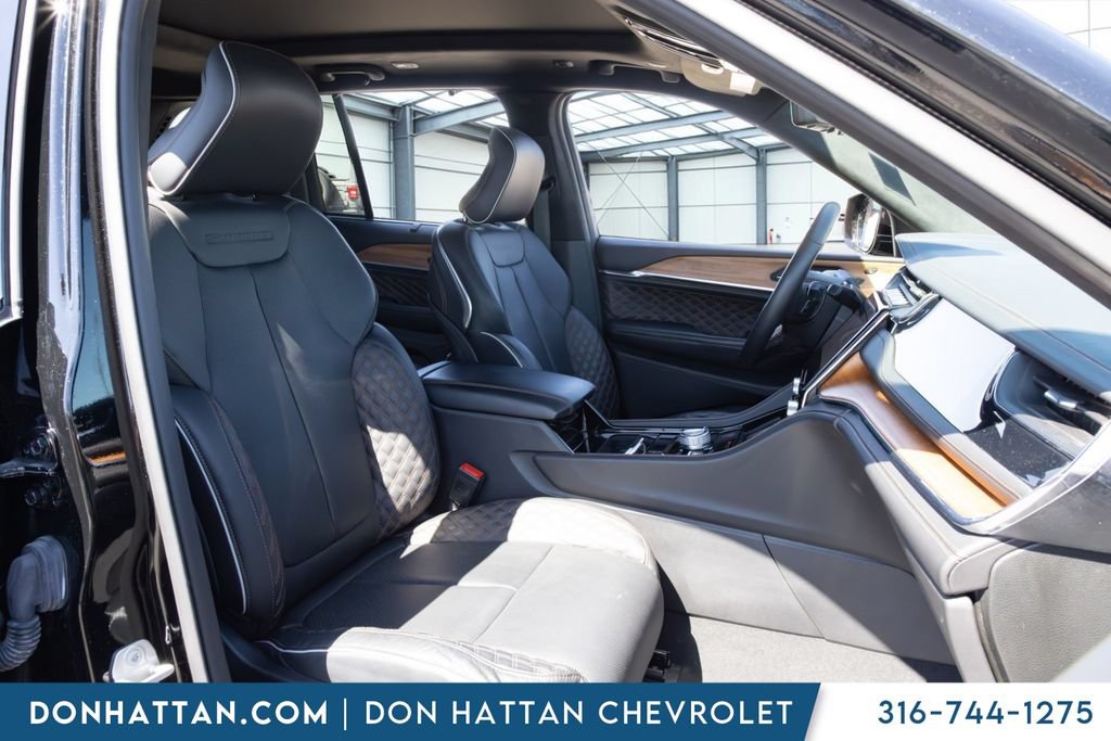 Used 2022 Jeep Grand Cherokee Summit AWD/4WD image 24