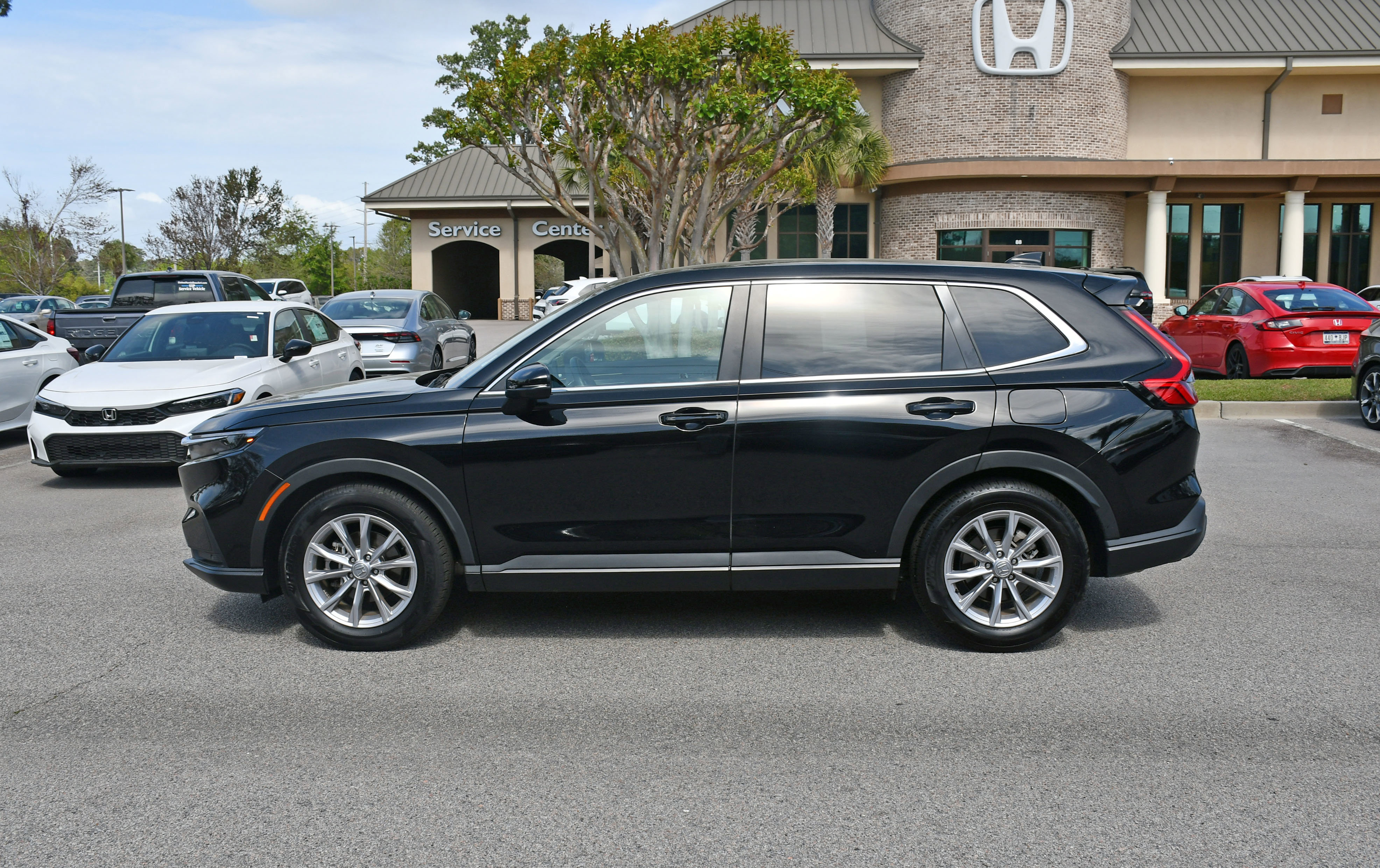 Used 2025 Honda CR-V EX-L image 2