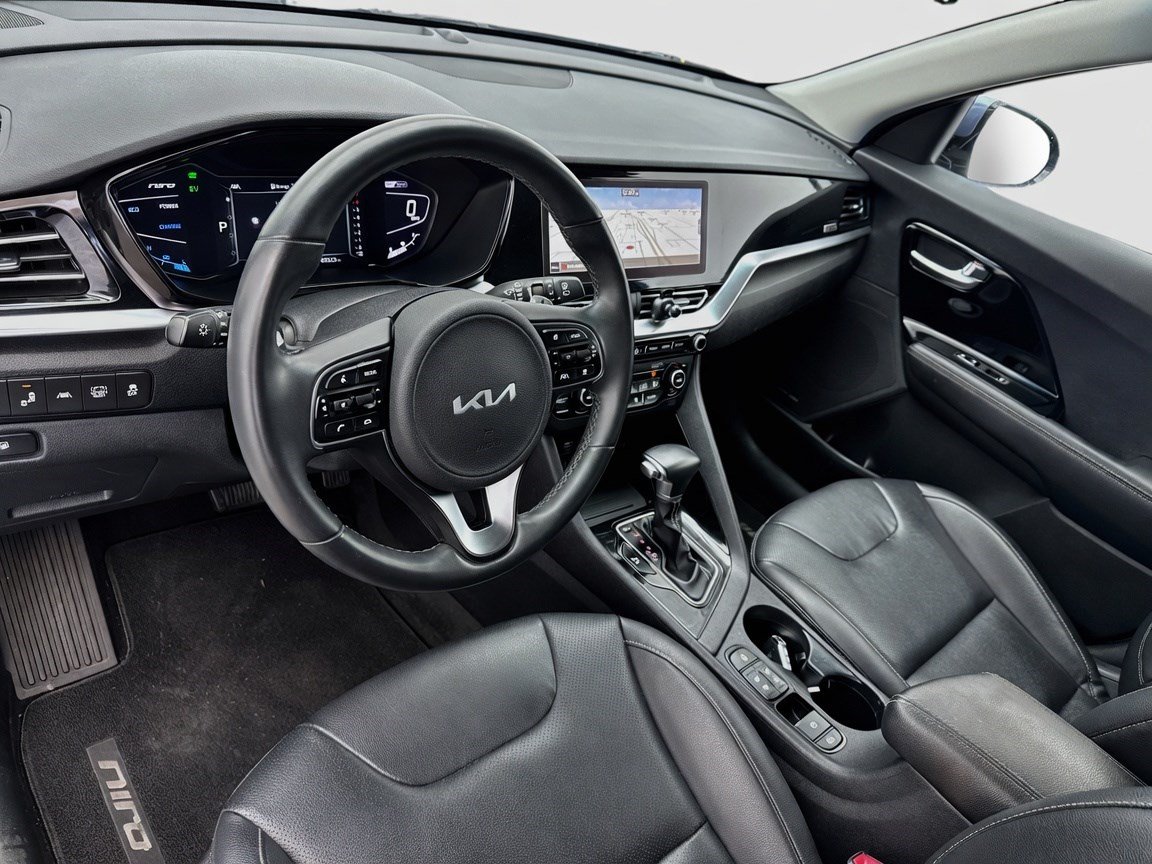 Used 2022 Kia Niro EX Premium FWD image 7