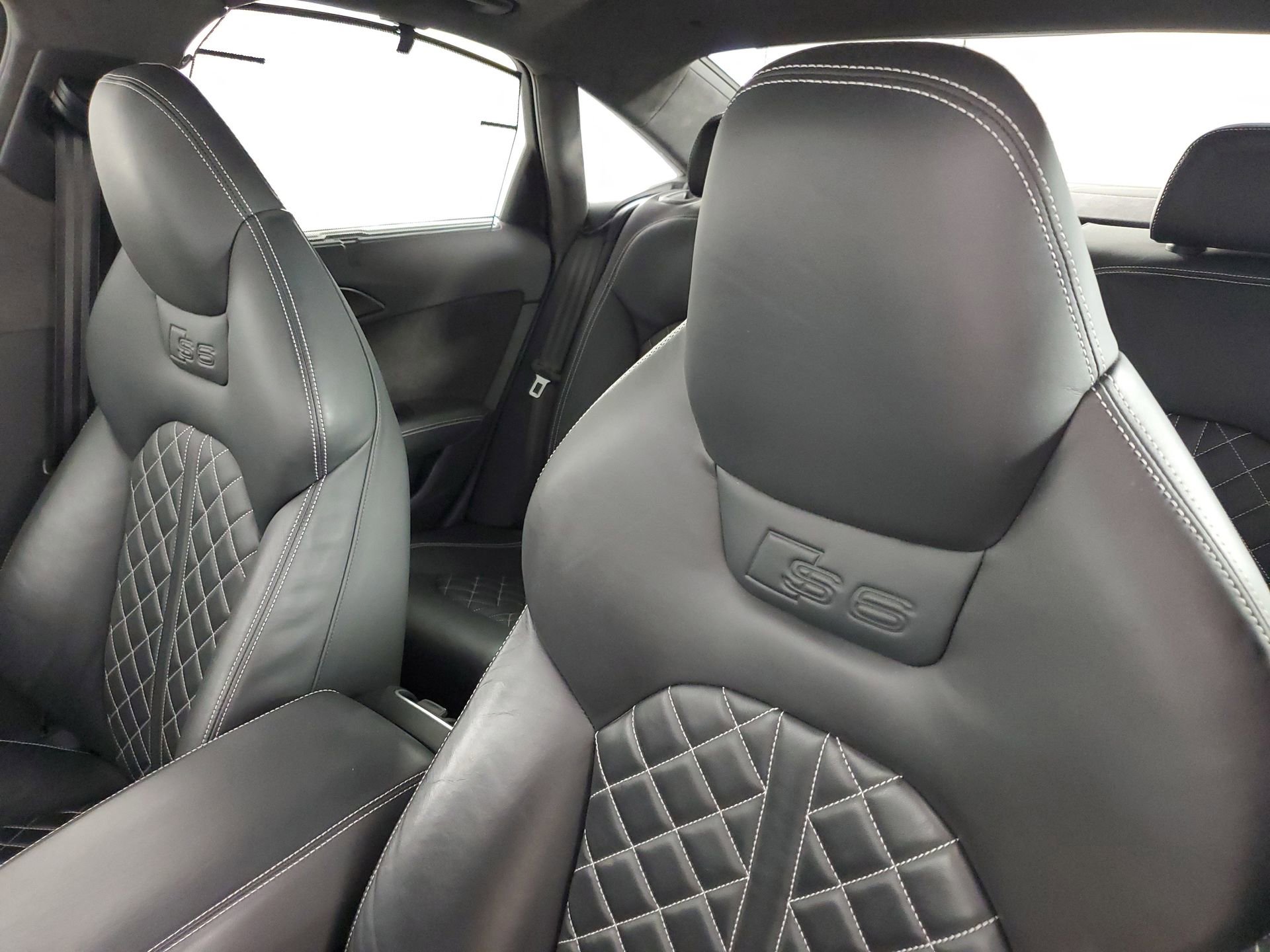 Used 2016 Audi S6 Prestige w/ Prestige Package image 30