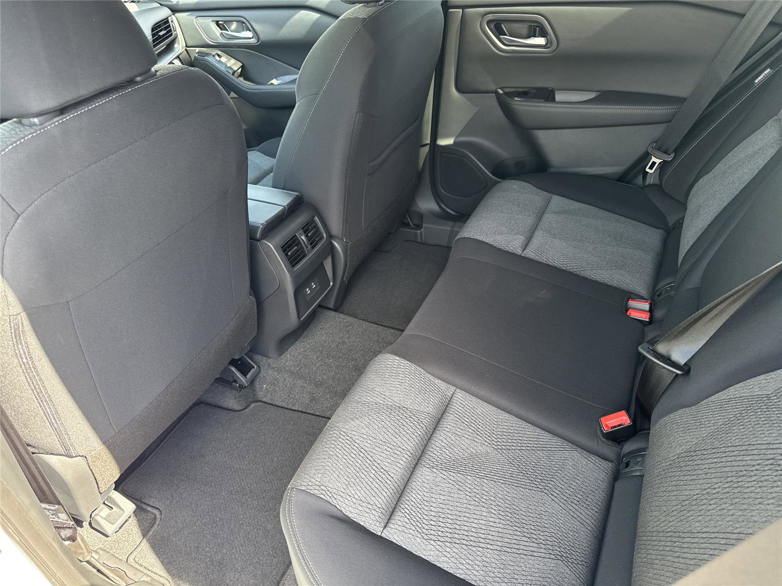 New 2026 Nissan Rogue SV FWD image 29