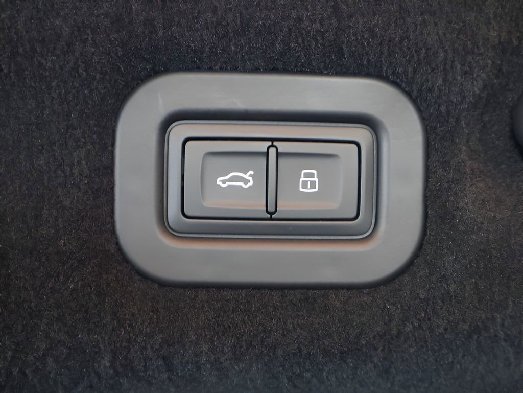 Used 2024 Bentley Continental GT AWD/4WD image 18