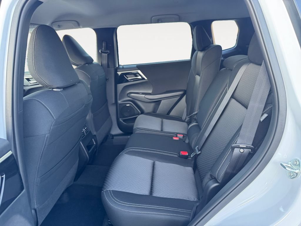 New 2026 Mitsubishi Outlander ES AWD/4WD image 13