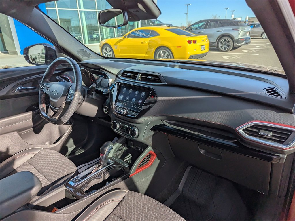 Used 2023 Chevrolet TrailBlazer RS w/ Sun and Liftgate Package image 41