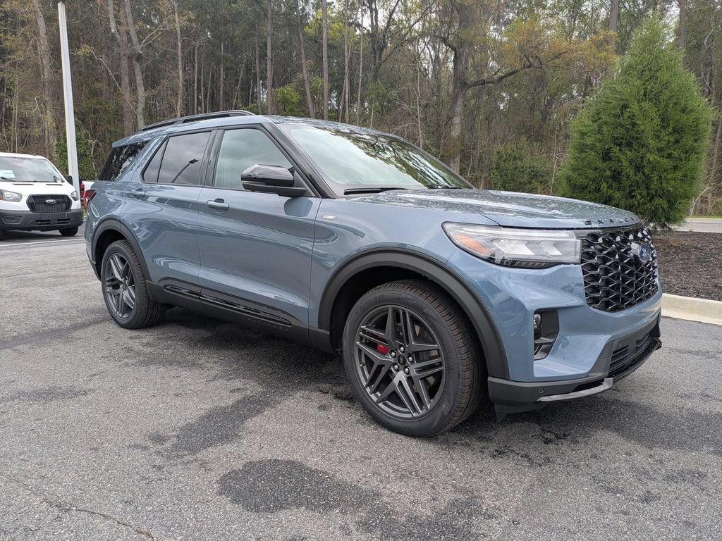 New 2026 Ford Explorer ST-Line w/ ST-Line Street Pack RWD image 2