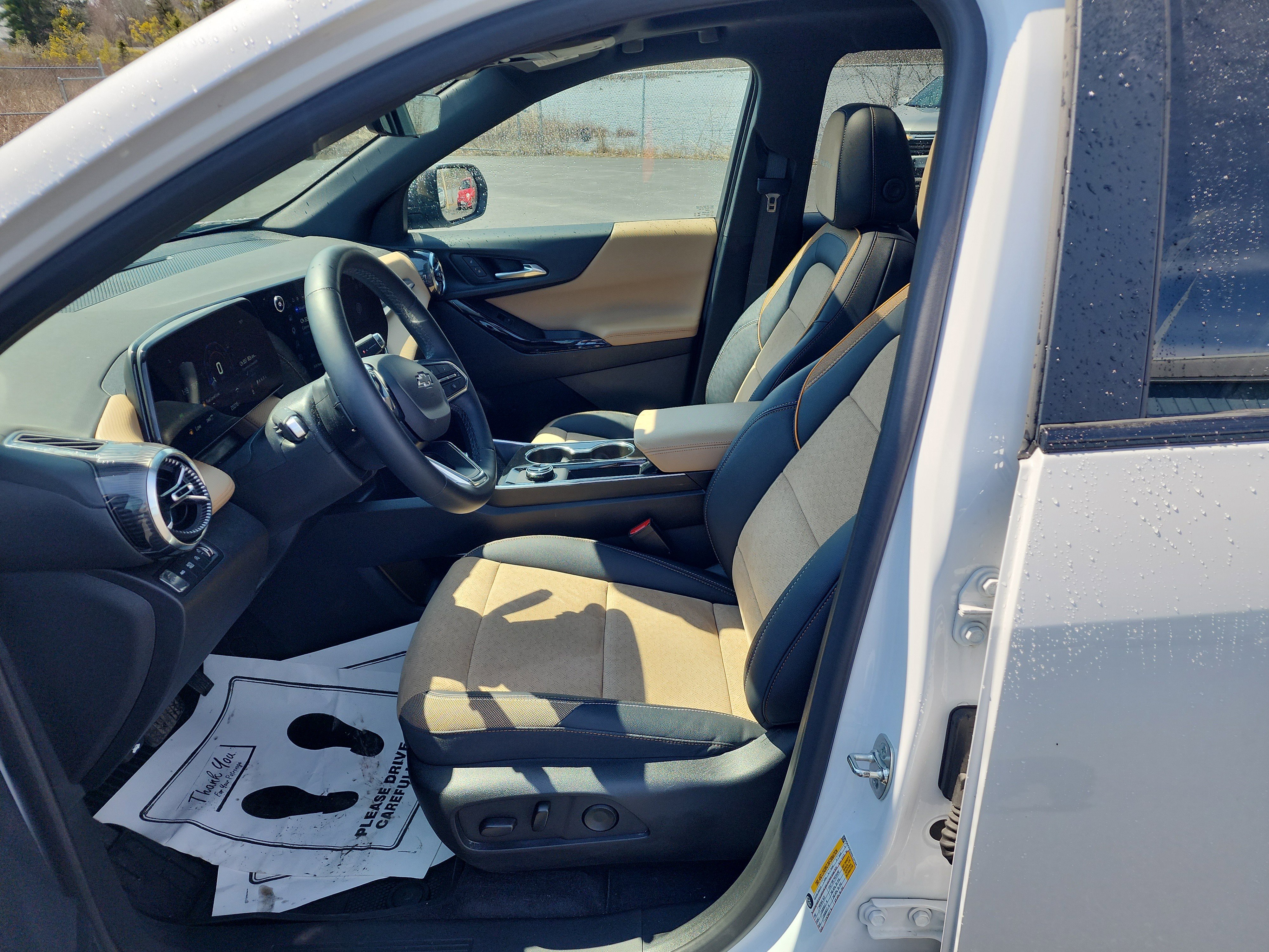 Certified 2025 Chevrolet Equinox ACTIV w/ Safety and Technology Package AWD/4WD image 11