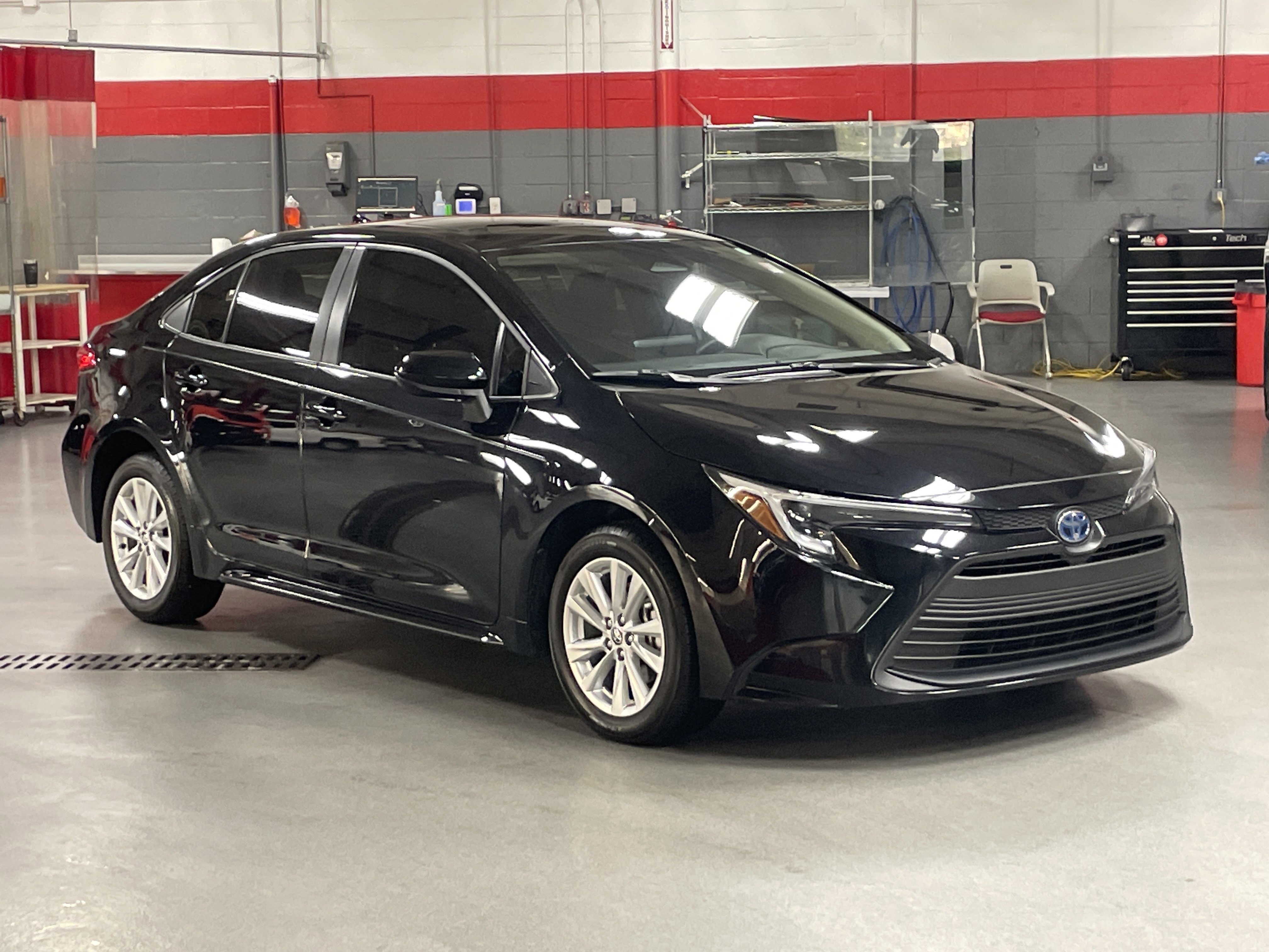 Used 2023 Toyota Corolla LE w/ LE Premium Package video 2