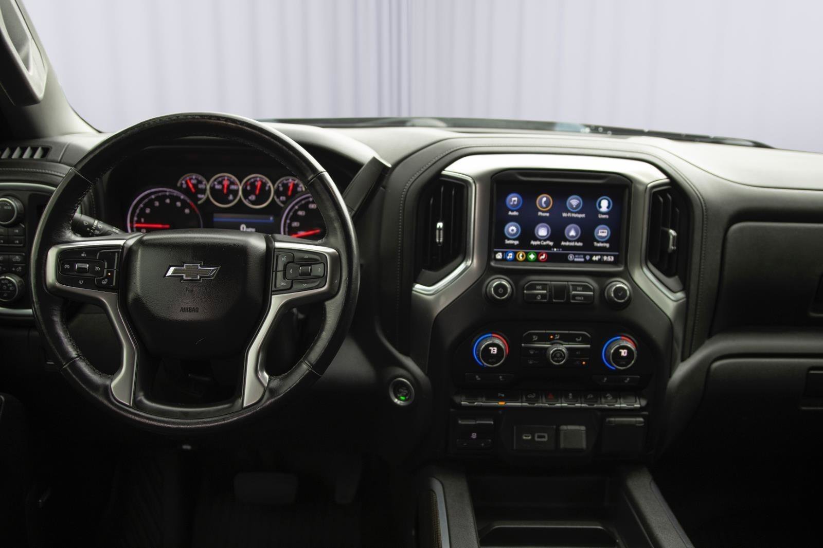 Used 2022 Chevrolet Silverado 1500 LT Trail Boss w/ LT Trail Boss Premium Package AWD/4WD image 3