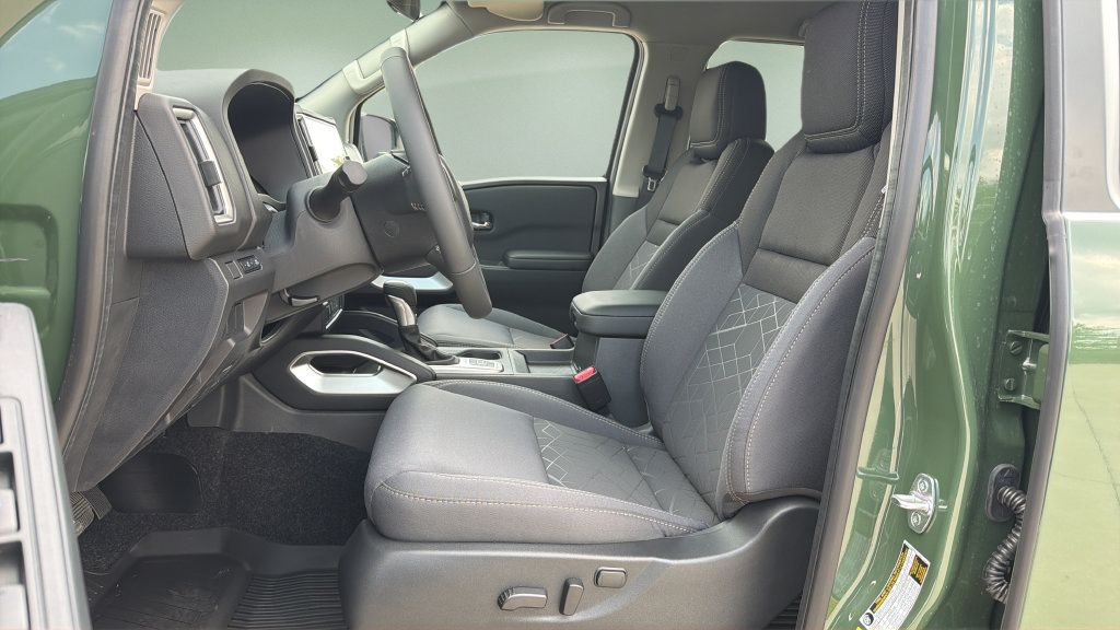 New 2026 Nissan Frontier SV w/ All-Weather Content Package AWD/4WD image 17