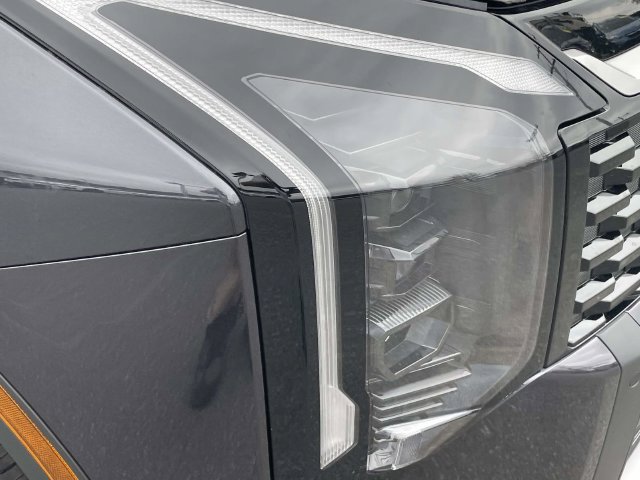 Certified 2026 Kia Sportage EX FWD image 12