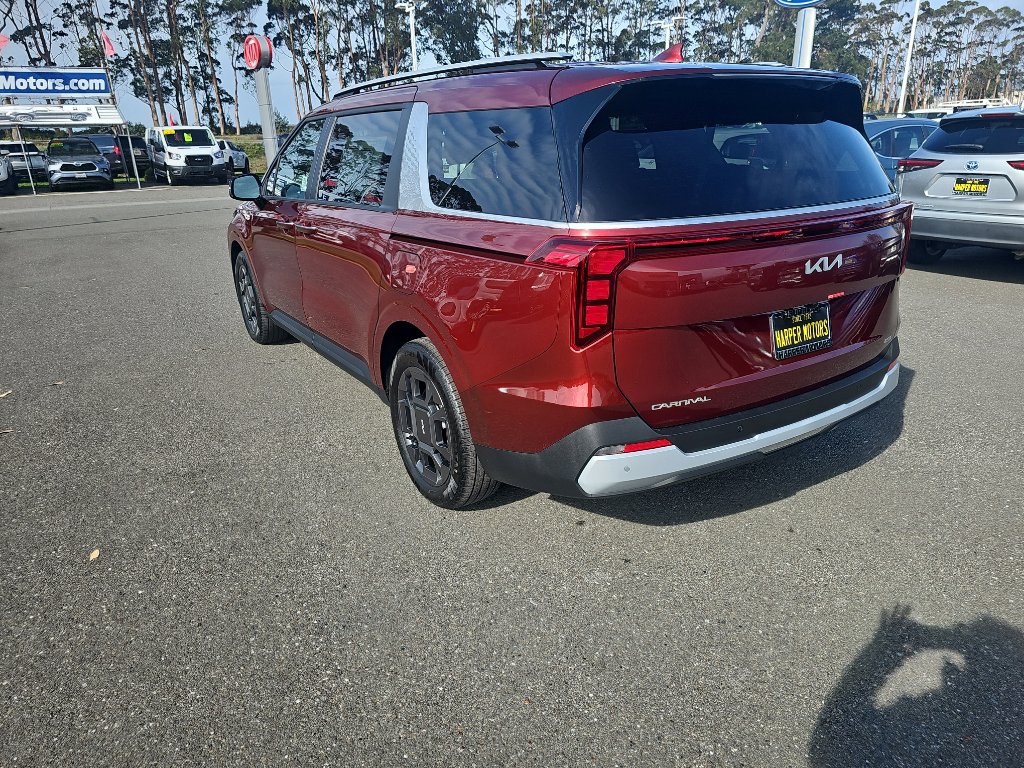 New 2026 Kia Carnival EX image 3