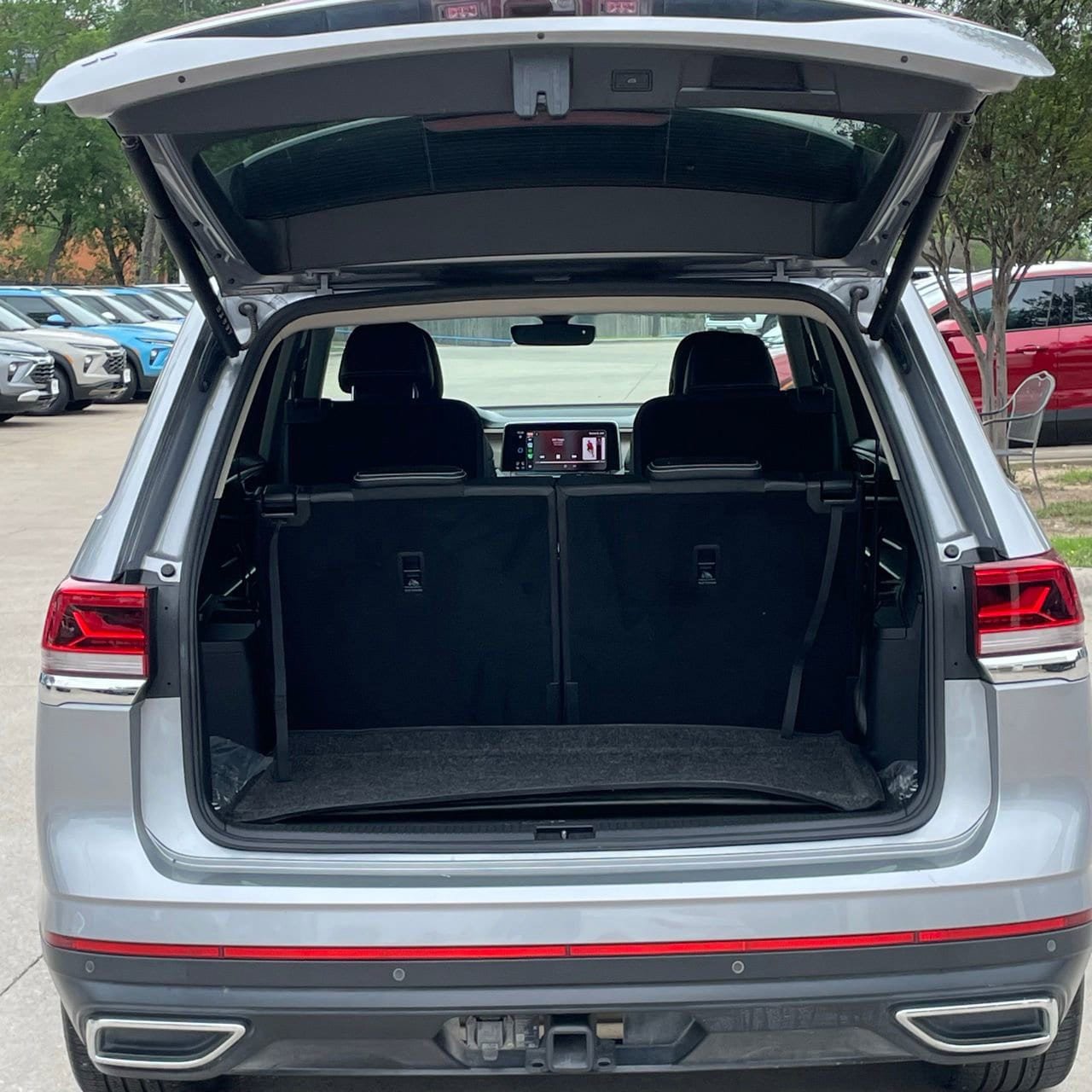 Used 2024 Volkswagen Atlas SE FWD image 25