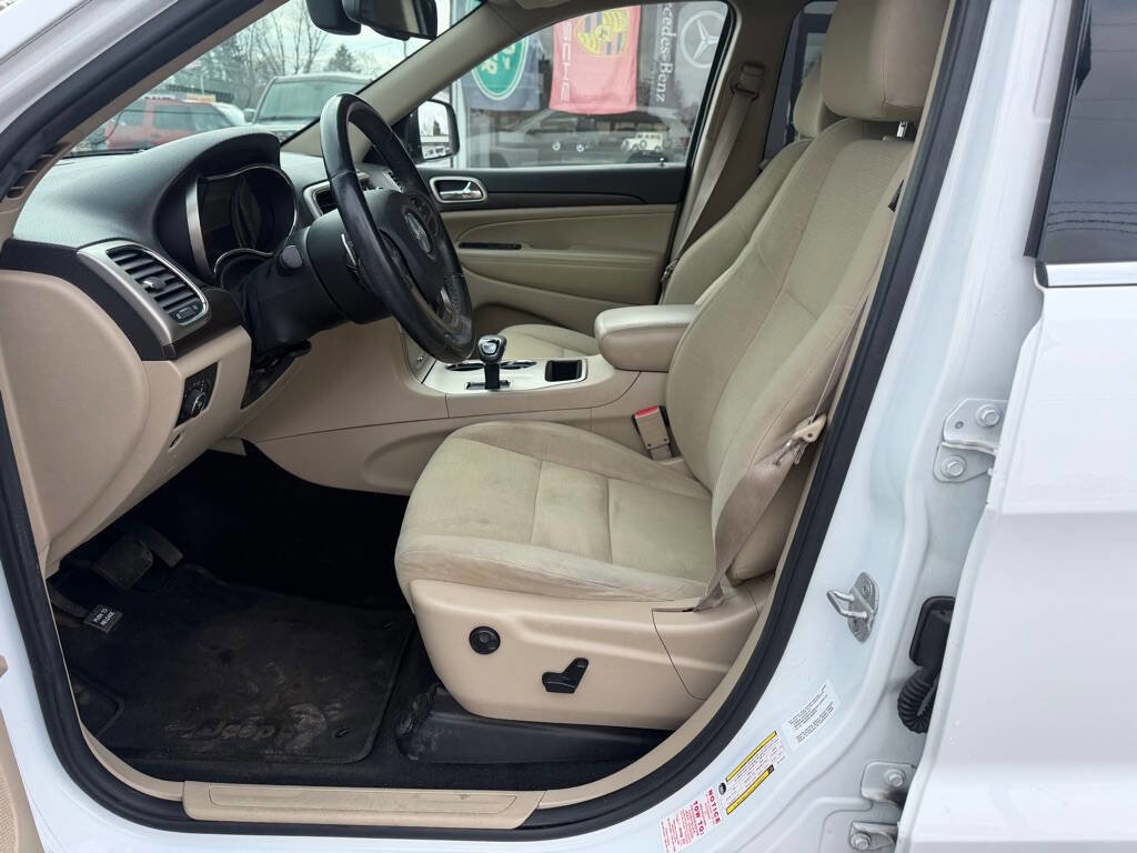 Used 2014 Jeep Grand Cherokee Laredo w/ 18" Wheel & 8.4" Radio Group image 13