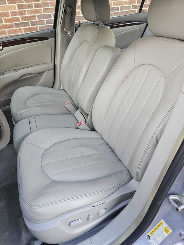 Used 2006 Buick Lucerne CXL w/ Luxury Package FWD image 25