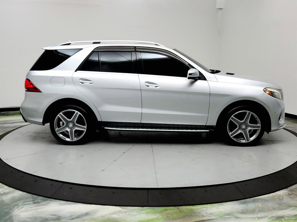 Used 2016 Mercedes-Benz GLE 400 4MATIC w/ Driver Assistance Package image 4