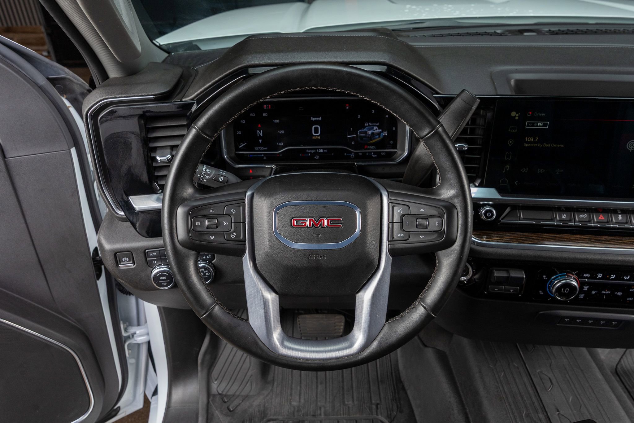 Used 2024 GMC Sierra 3500 SLE w/ SLE Value Package image 18