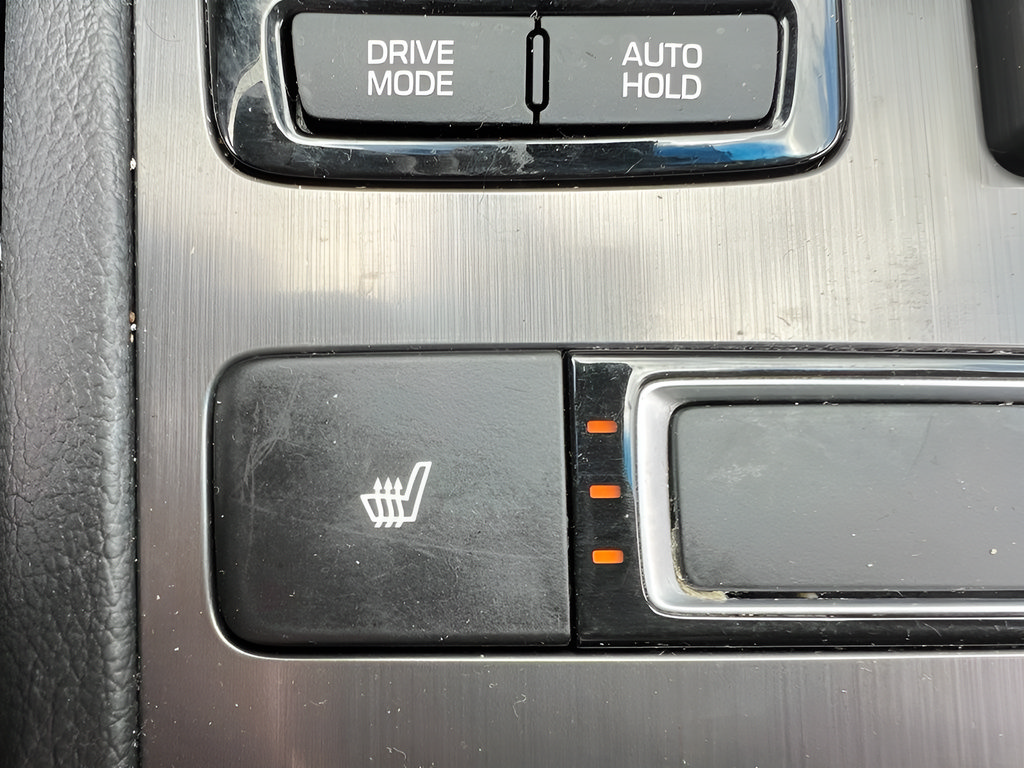 Used 2019 Genesis G80 3.8 RWD image 33