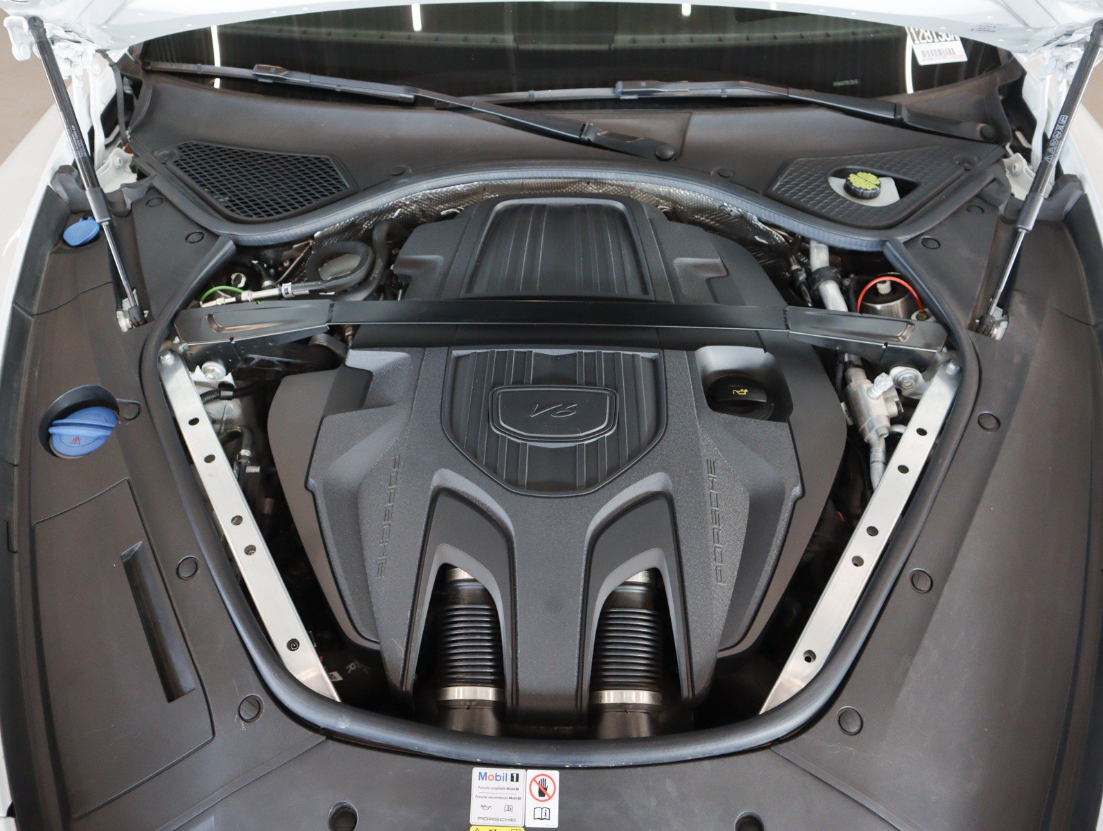 Certified 2023 Porsche Panamera 4S AWD/4WD image 30